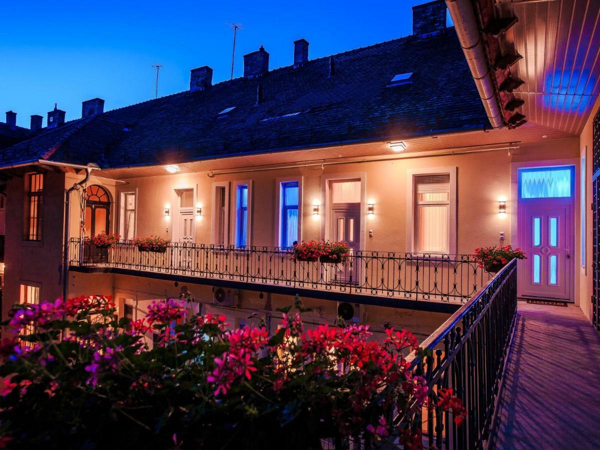 Luxury Smart Apartments Szeged Esterno foto